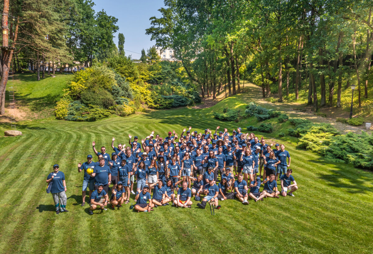 A group picture of the smartpatient team taken at the 2022 summer offsite event